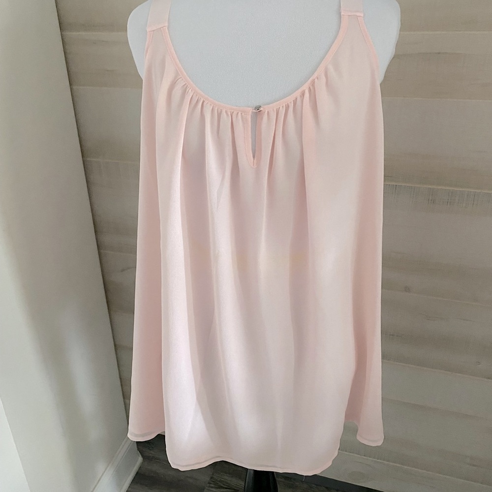 Adjustable sleeveless top